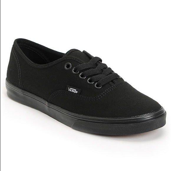 vans authentic black lo pro